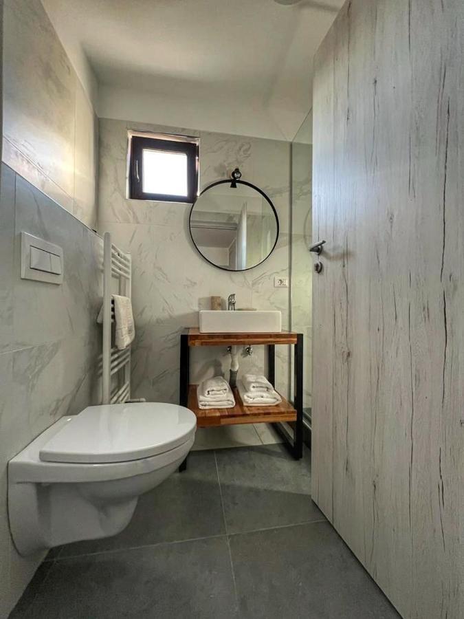 Vily Luxury Rooms Focşani Buitenkant foto