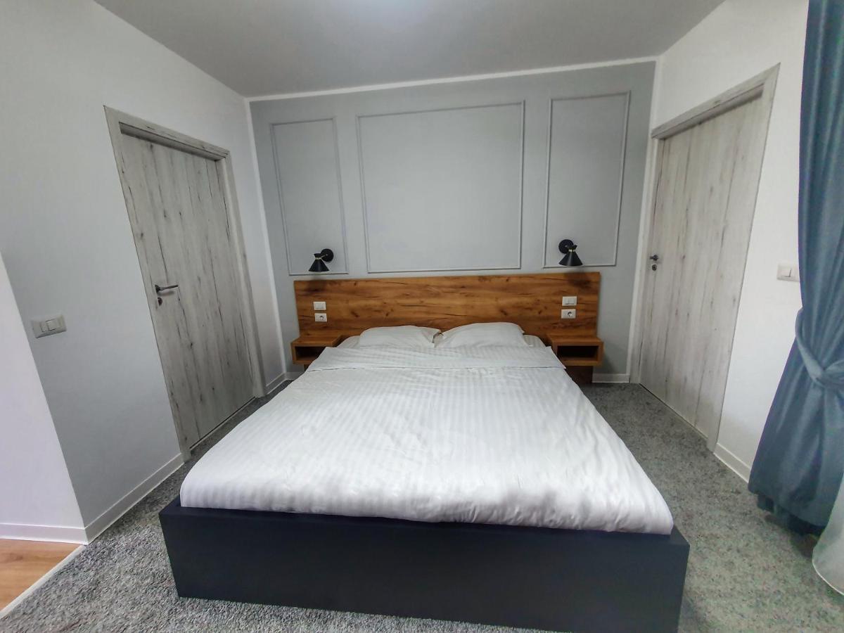 Vily Luxury Rooms Focşani Buitenkant foto