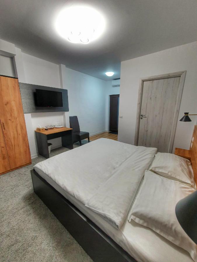 Vily Luxury Rooms Focşani Buitenkant foto