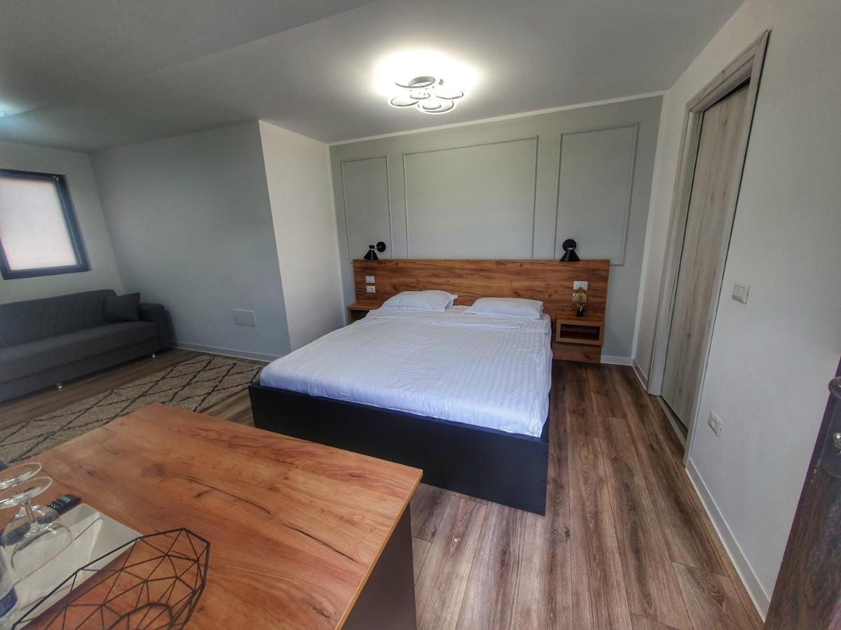 Vily Luxury Rooms Focşani Buitenkant foto