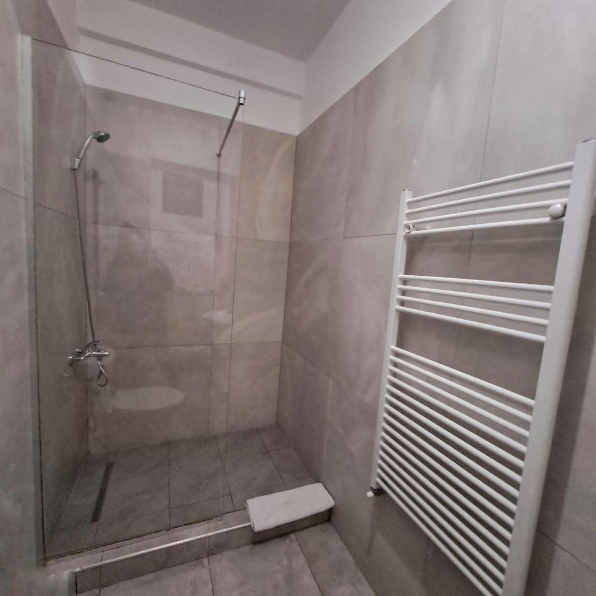 Vily Luxury Rooms Focşani Buitenkant foto