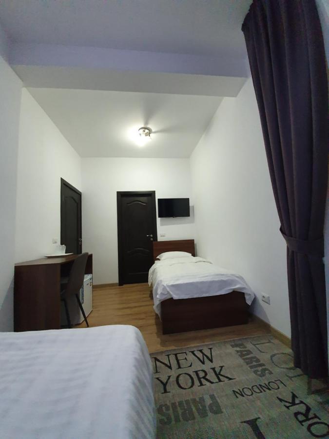 Vily Luxury Rooms Focşani Buitenkant foto
