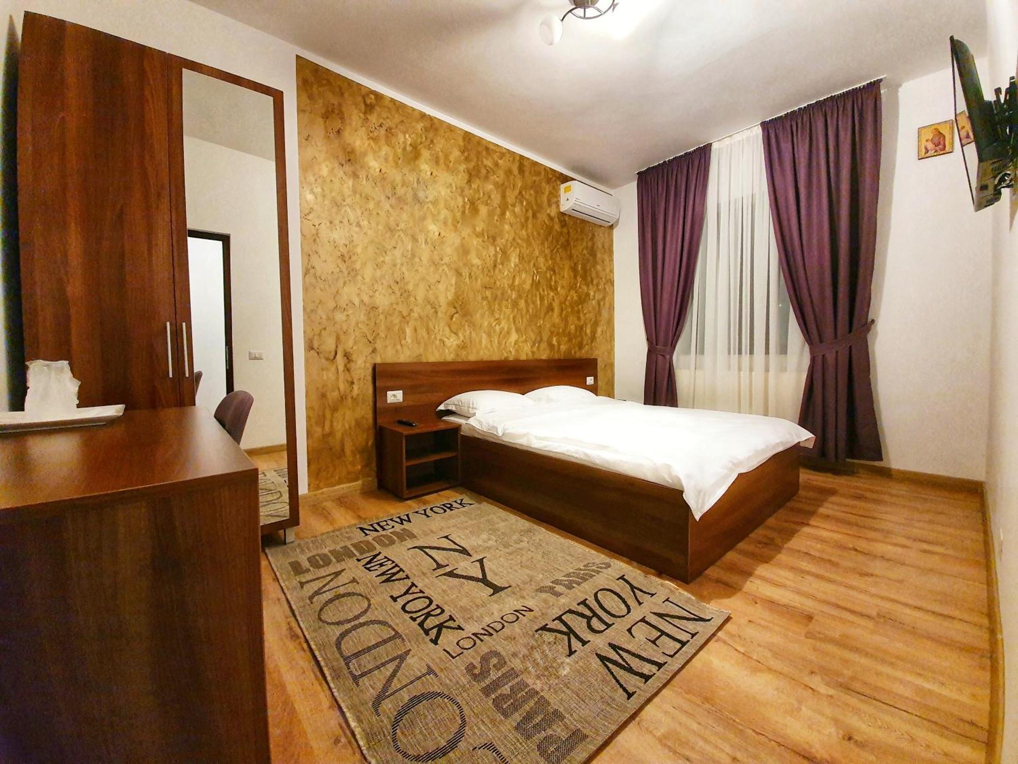 Vily Luxury Rooms Focşani Buitenkant foto