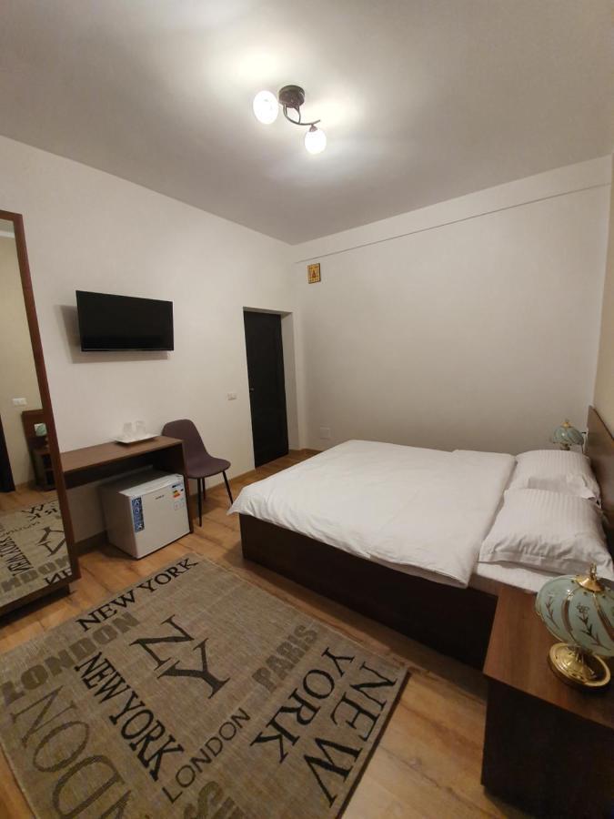 Vily Luxury Rooms Focşani Buitenkant foto
