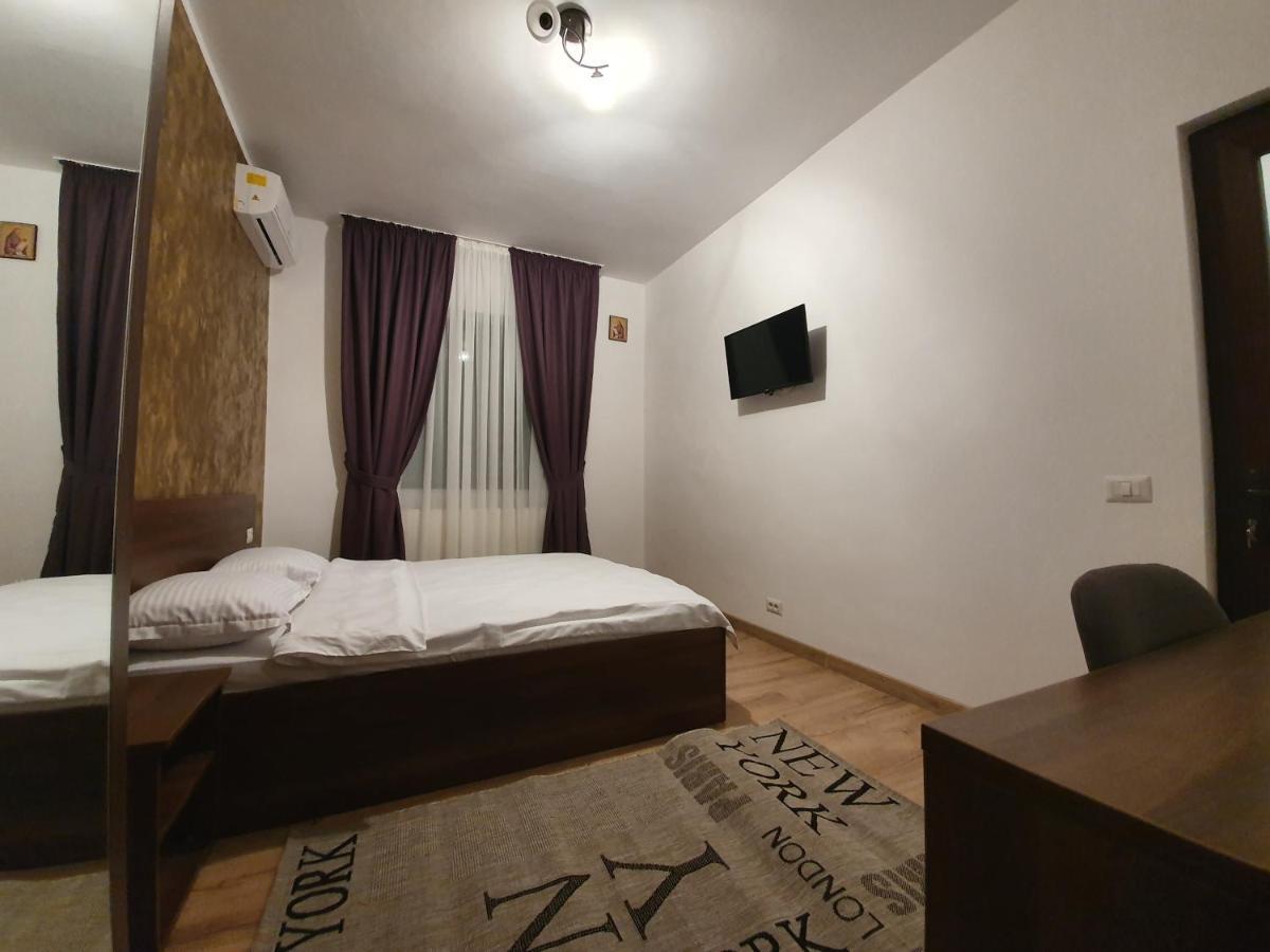 Vily Luxury Rooms Focşani Buitenkant foto