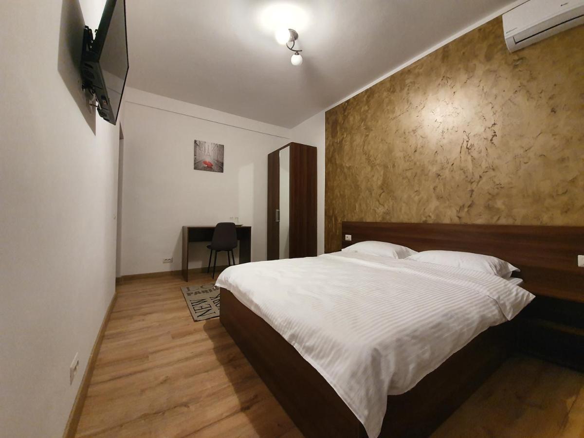 Vily Luxury Rooms Focşani Buitenkant foto