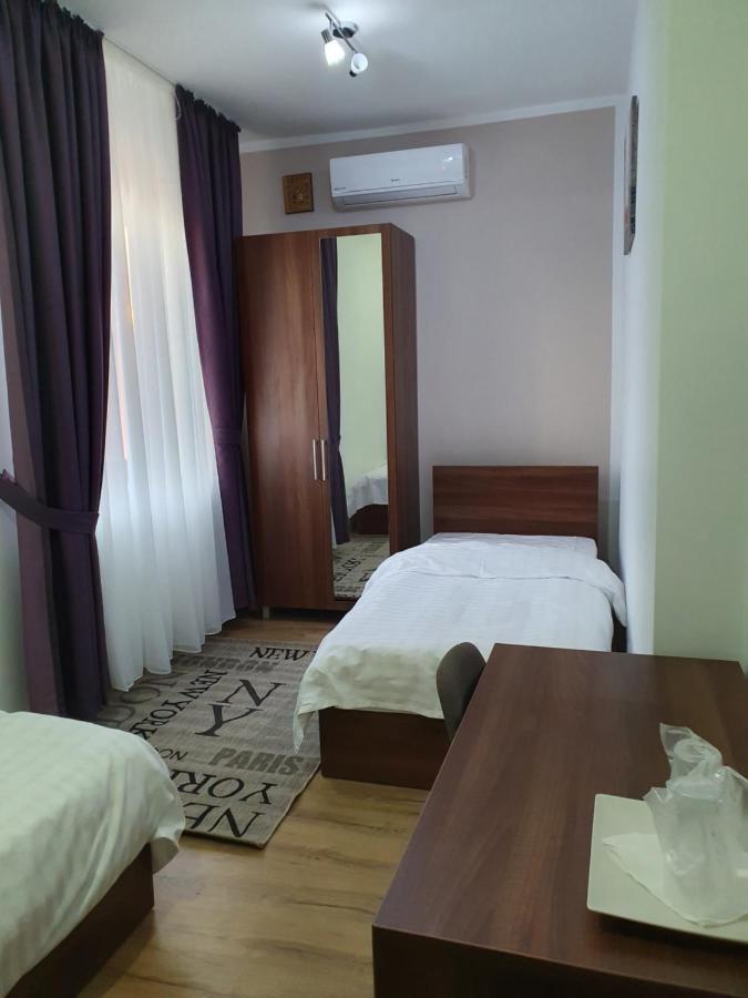 Vily Luxury Rooms Focşani Buitenkant foto