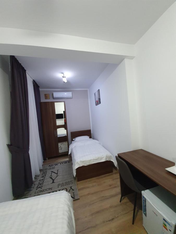 Vily Luxury Rooms Focşani Buitenkant foto